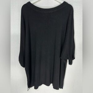 Leon & Lulu short sleeve black top size 2X